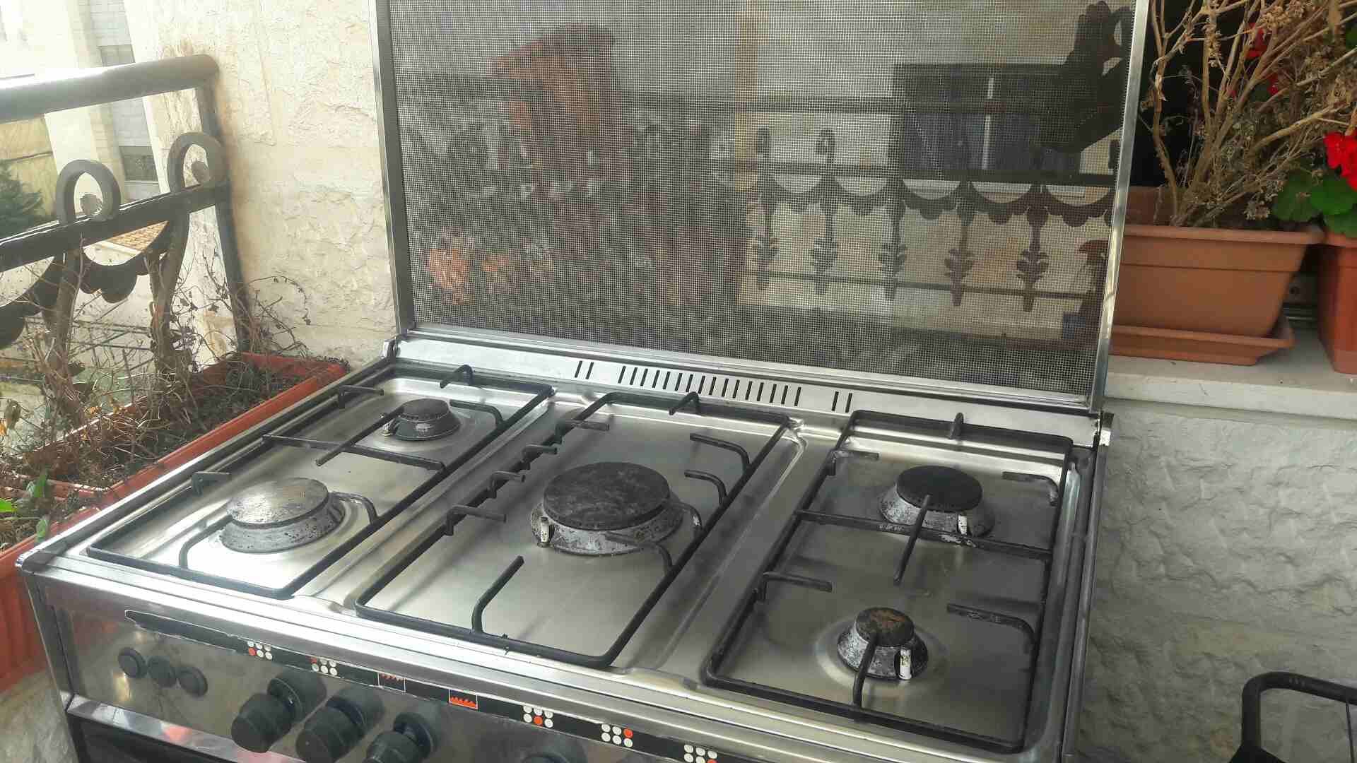 فرن غا زيونيفرسال
لا تنسَ أنك شاهدت هذا الإعلان في عنكبوت
فرن غاز ي نيفرسال...