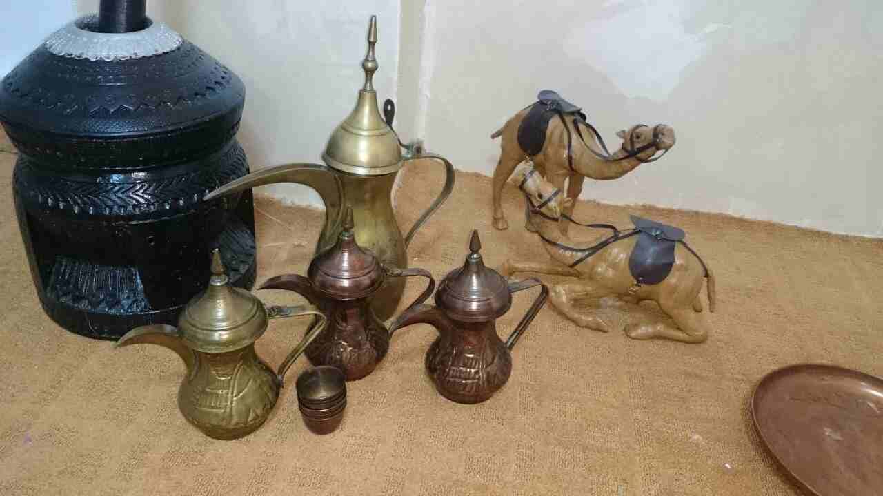 نحاسيات قديمه للبيع
لا تنسَ أنك شاهدت هذا الإعلان في عنكبوت
مهباش واربع دلال 3 صغار وواحد كبير وص...