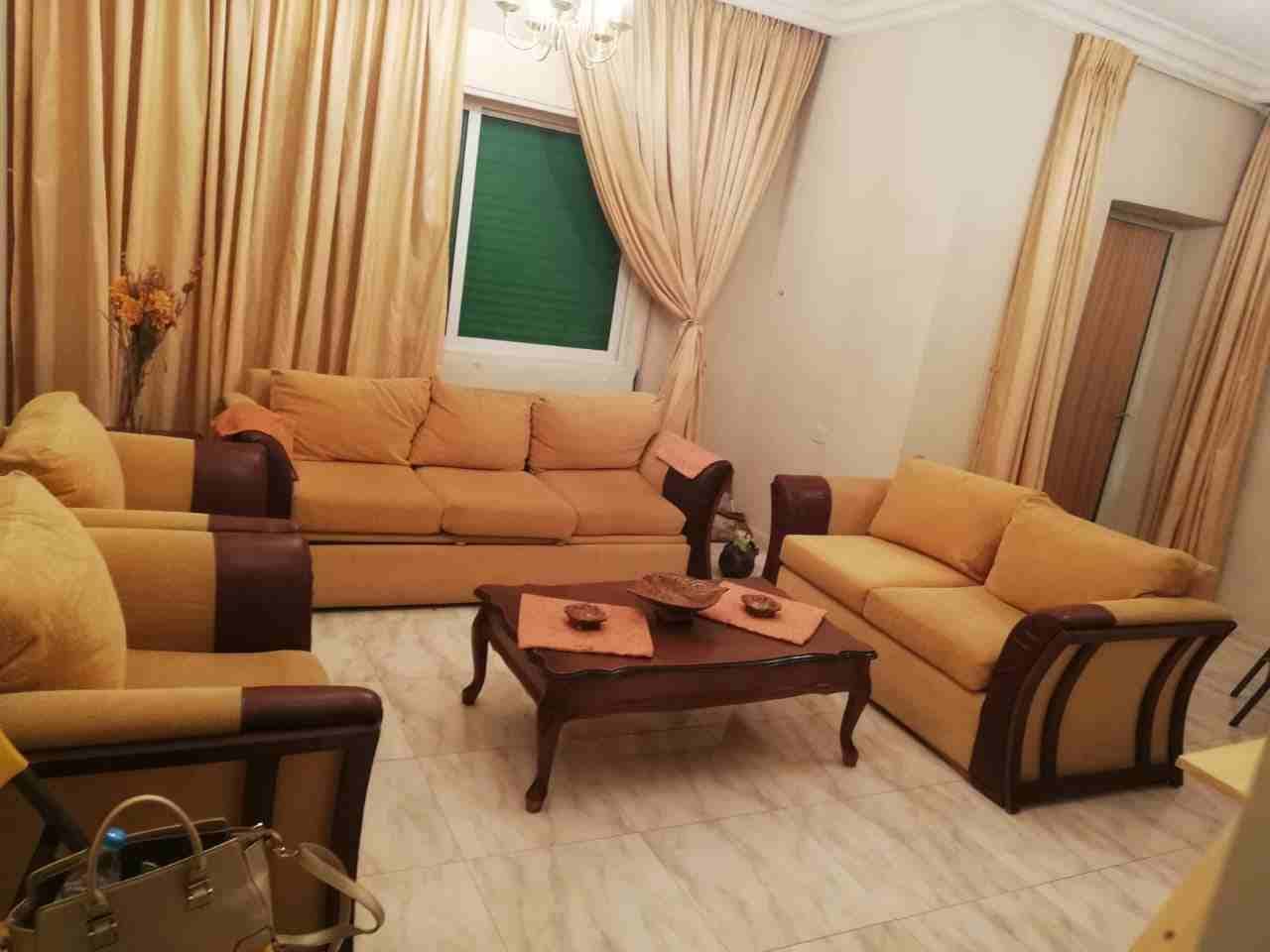 شقة مفروشة للايجار في طبربور، تبعد 100م عن طارق مول، مقابل حديقة المحاميين
مساحة: 140م2
عدد الغرف: 3, 1 ماستر
عدد الحمامات: 3
صالة، صالون ضيوف، مطبخ راكب، بلكونة
يوجد حارس بالعمارة
كراج
قرب الخدمات...