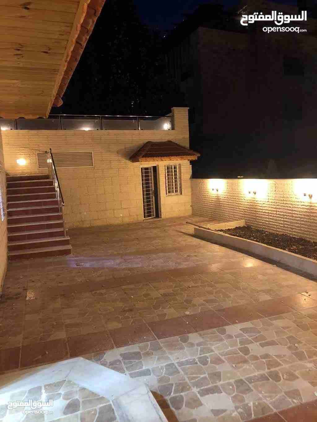 ( شركة جرانيت للإسكان )
إحدى شركات د. عماد عتال وأولاده للاستثمار العقاري .
..........مواصفات الشقة ..........
مساحة الشقة 180 م
ترس 25 م
تشطيبات فنادق
كوندشن مركزي حامي بارد
ألمنيوم و زجاج د...