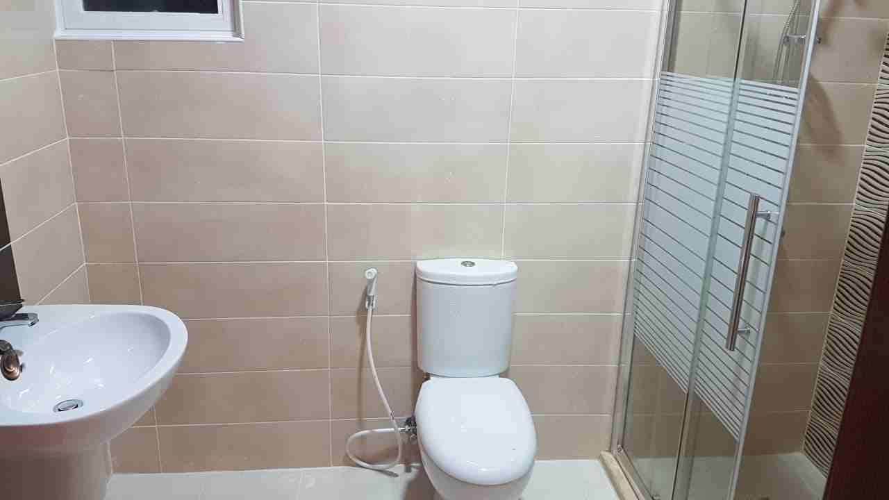 ‏شركة قاسم ابو الرب وشريكته
‏شقق فاخرة تشطيب سوبر ديلوكس
‏- كراج مستقل لكل شقة + غرفة خزين
‏- مساحات 150م + 146م + 144م
‏- تشطيبات بلاط اسباني نخب اول
‏- ابواب أمان
‏- أ...