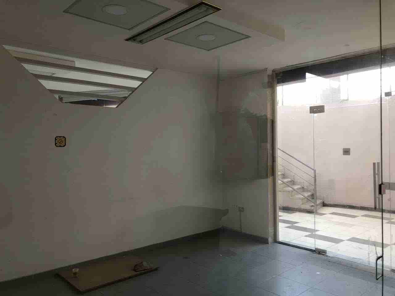 محل للايجار في شارع الجاردنز
مجمع جاردنز أفينيو / إشارة السيرك
مساحته 48م بابين/ يوجد حمام ومطبخ
شبه ارضي 1-
يصلح لمكتب / شركة / مطبعة / مطعم (اذا توفر الترخيص) او غيرها.
للاستفسار : 0795257013
الاي...