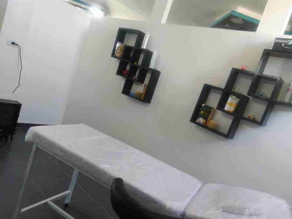 بيوتي سنتر كامل مع معداته و احهزته للبيع
مساحته : ١٣٠ متر
واجهه ١٣ م على شارع طارق (طبربور)
الموقع: طبربور- دوار كشك الشرطه