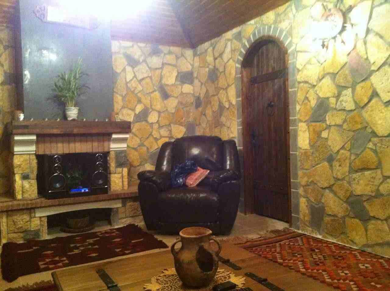شقة ارضيه4 نوم مع حديقة واسعه و كراج مستقل مع فيربليس خلف النادي الاهلي بعد البنك التجاري
شقة ارضيه فاخرة للبيع في حي الرونق وبأعلى المواصفات والتشطيبات
الموصفات : المساحه الداخليه على سند التسجيل 23...