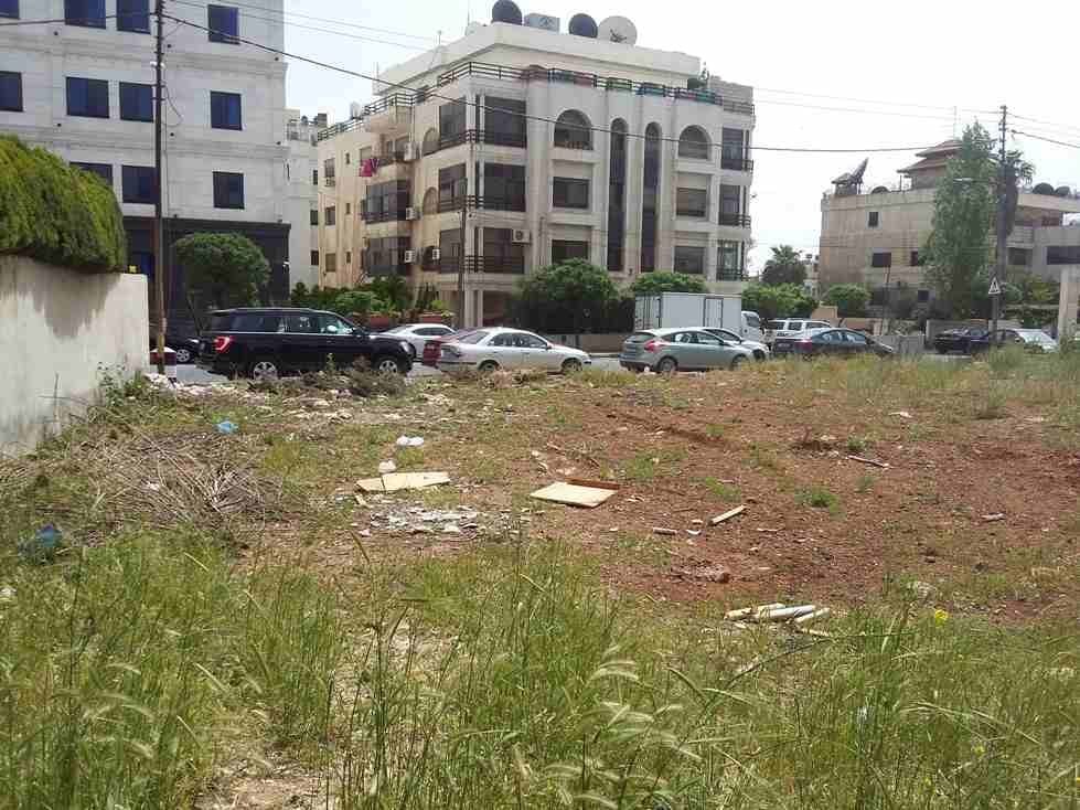 الأردن - عمان
قطعة ارض في الصويفية/ خلف افينيو مول - مقابل فندق ستراند
القرية: وادي السير
حوض: خربة الصويفية
المساحة: 917م
الموقع: قرب الدوار السادس/ خلف افينيو مول - مقابل فندق ستراند
واجهة على...