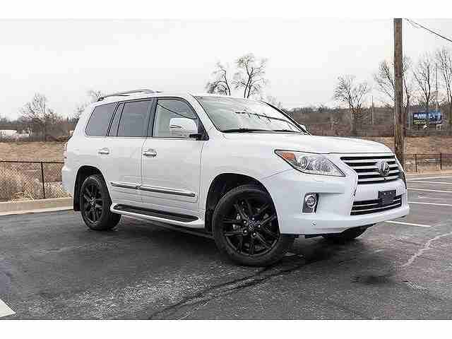 I want to sell my 2015 Lexus LX 570 4WD 4dr, i am moving out of the country, the car has been used only few times, No mechanical Fault, No accident, Single Owner, contact me for more details :
Callro...