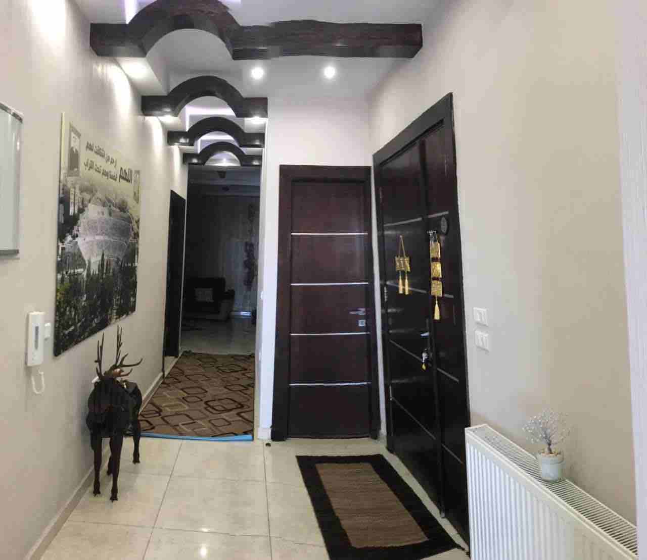 شقه سوبر ديلوكس للبيع بمنطقة حي المنصور تابعه للجبيهه بمساحة ٢٢٠م٢ طابق اول يوجد مصعد مكونه من
تلات غرف نوم واحده ماستر حمامات عدد ٣
مطبخ مجهز بالكامل غرفة عامله للمنزل
صاله عدد ٢ بلكونة بإطلاله حلو...
