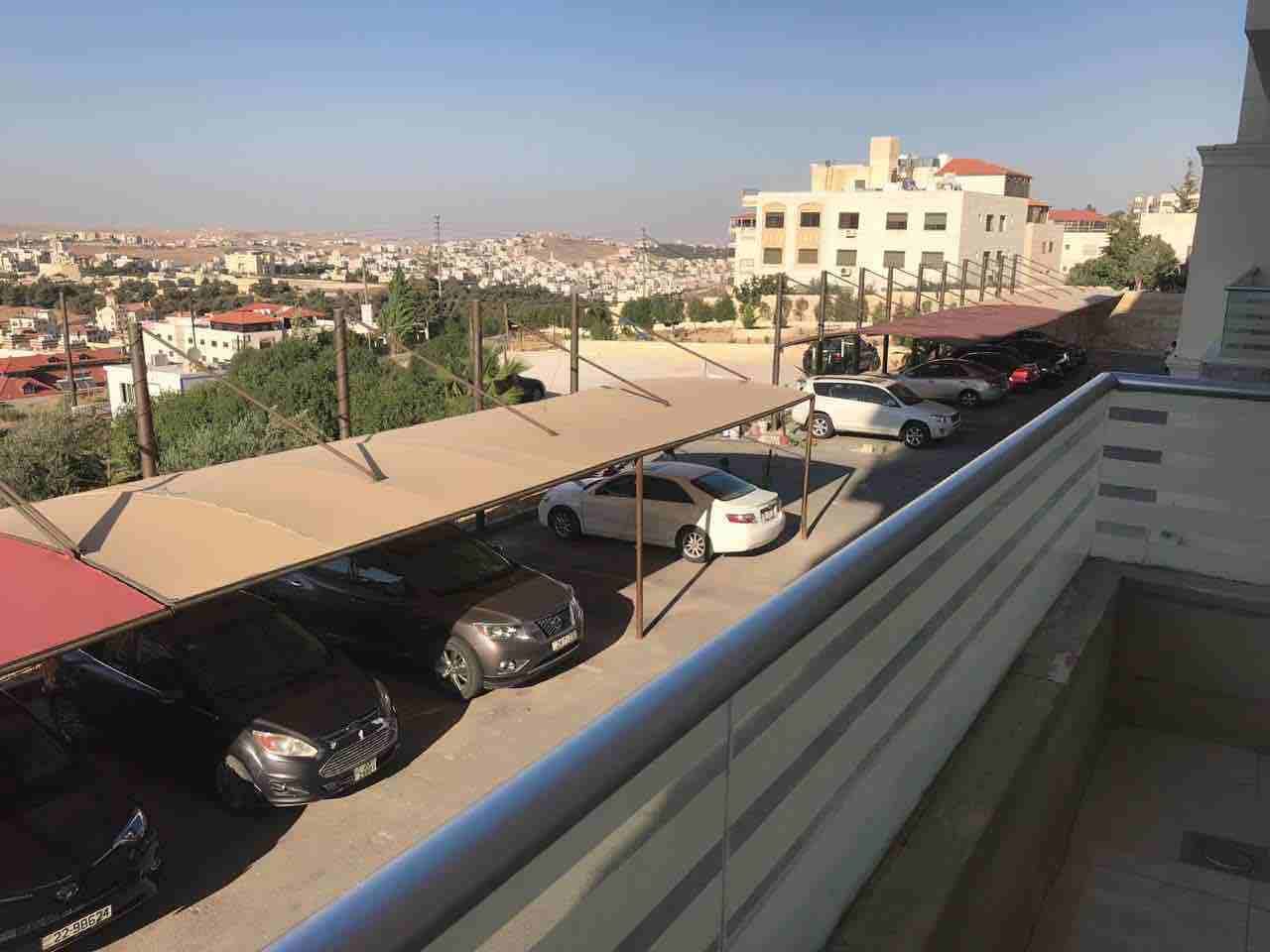 شقه سوبر ديلوكس للبيع بمنطقة حي المنصور تابعه للجبيهه بمساحة ٢٢٠م٢ طابق اول يوجد مصعد مكونه من
تلات غرف نوم واحده ماستر حمامات عدد ٣
مطبخ مجهز بالكامل غرفة عامله للمنزل
صاله عدد ٢ بلكونة بإطلاله حلو...