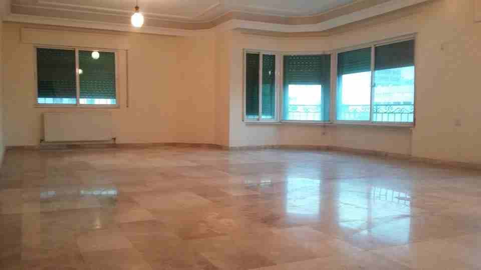 الأردن - عمّان
شقة مع روف للبيع في حي الروابي/ شارع مكة - قرب وكالة كيا للسيارات
الموقع: حي الروابي/ شارع مكة - تبعد 230م عن وكالة كيا للسيارات
التفصيل:
3 غرف نوم، 3 حمامات ، مطبخ راكب، صالة، صالو...