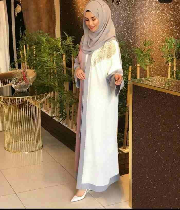عبايه تركيه طويله ، موديل فخخخم جدا
و خاامه ولا اررروع 🌸🌸🌸
يوجد توصيل لكل مناطق المملكه