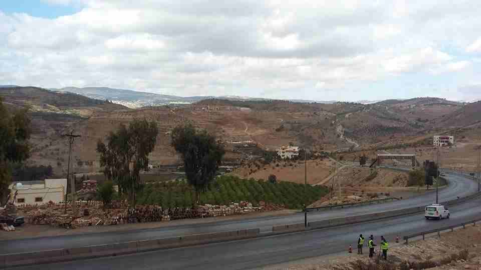 الأردن - عمان
أرأضي للبيع في جبة/ طريق عمان جرش - مقابل معصرة جبال جرش( على الشارع العام مباشرة)
القرية: جبة
حوض: الدقمسة
المساحات: 3.8 دنم إلى 3.9 دنم تقريباً
الموقع: جبة/ طريق عمان جرش - مقابل...