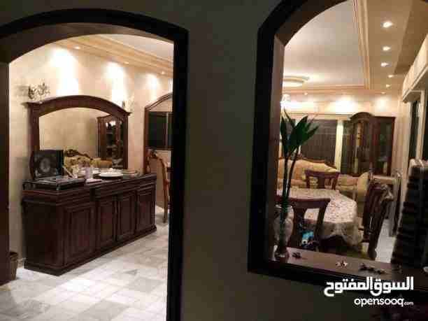 فيلا دوبلكس متلاصقة للبيع نظام أمريكي مساحة الارض ٥٠٠متر مساحة البناء ٢٥٠ متر تشطيبات فاخرة مع امكانية الاعتلاء طابقين السعر ١٣٥الف