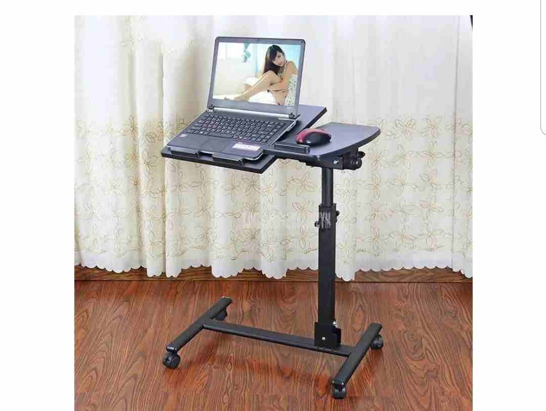 طاولة لابتوب متحركه وقابلة للطي المحموله
يمكن استخدامه على التخت بفضل تصميمها الفعال
داخل المنزل سهل الاستخدام والتوضيب .
امكانية رفع مكان الابتوب بعده درجات .
امكانية تعديل الارتفاع . مع عجلات متحركة...